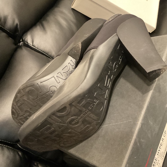 Kenneth Cole hype r cp heels - Picture 2 of 2